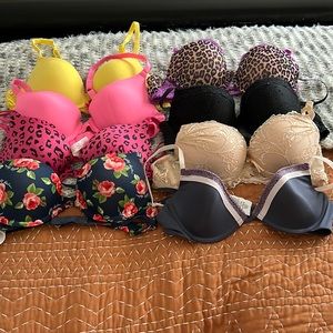 Bundle of 8 bras
